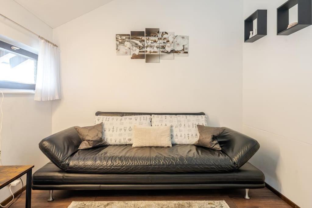 Ferienwohnung Haldennest 블루덴츠 외부 사진