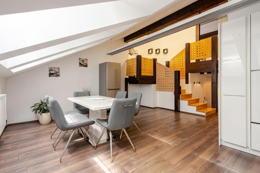 Ferienwohnung Haldennest 블루덴츠 외부 사진